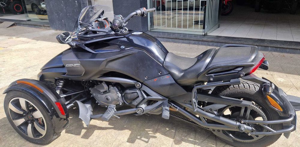Can-am Spyder F3 s com extras