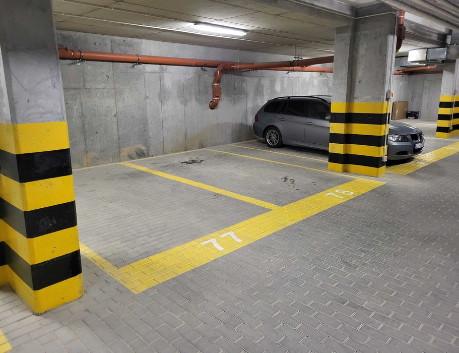 Miejsce parkingowe Jantarowa 25