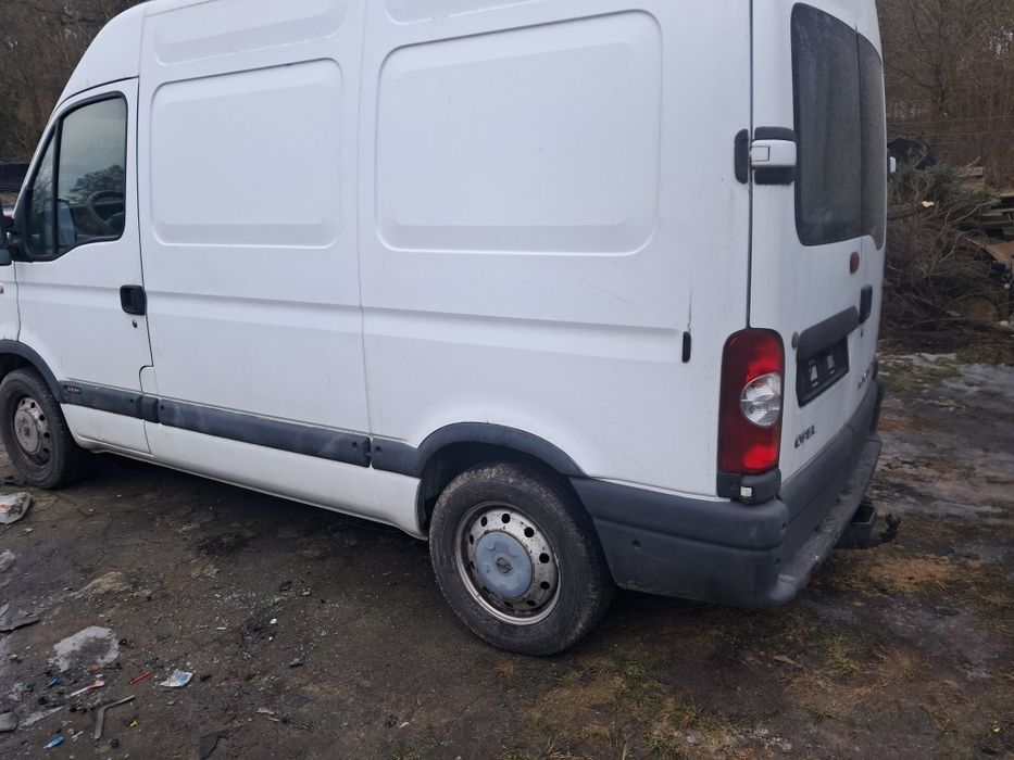 Опель мовано 2500