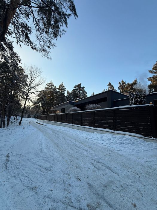 Земельна ділянка під будівництво.