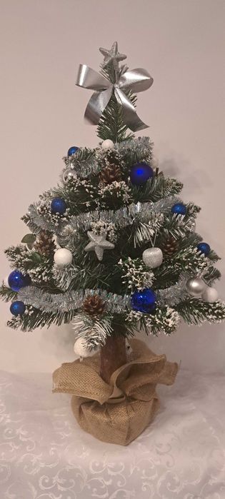 Choinka na pniu 70 cm z DEKORACJĄ i ozdobami - ubrana [producent]