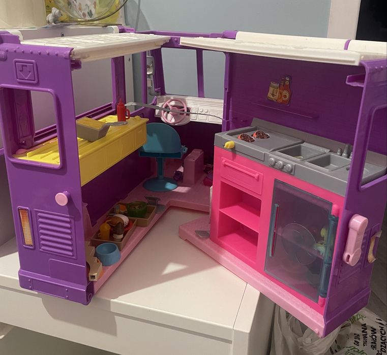 Kamper Barbie Restauracja