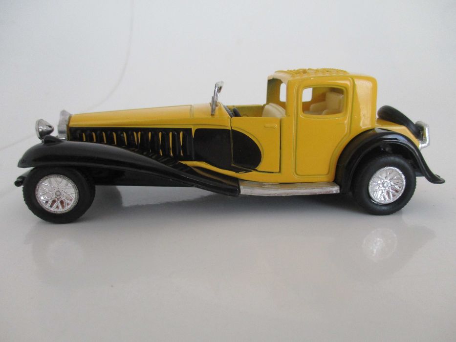 Carros miniaturas de coleção