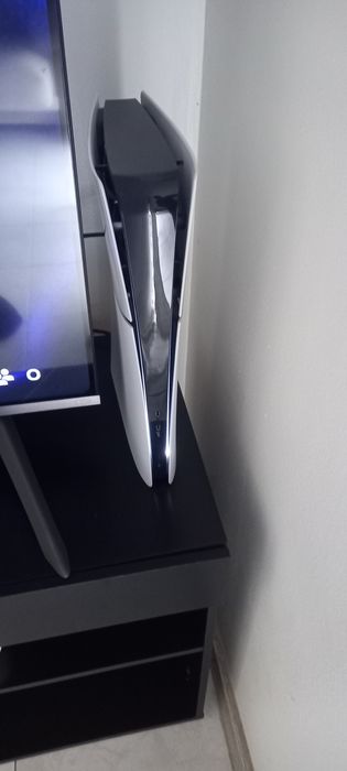 Playstation 5 slim com fifa 26, estado de novo.