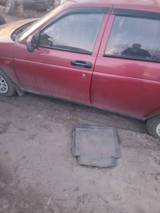 Продам або  обміняю на варіанти   ваз 2110  2000 року. З моєю доплатою.