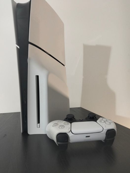 Playtstion 5 1tb z napędem i padem