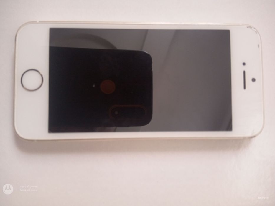 Продам IPhone 5s на запчасти