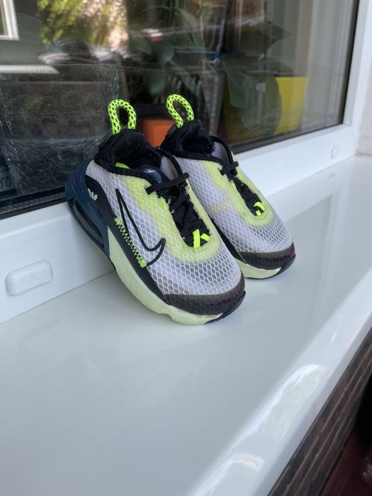 Кросівки Nike.