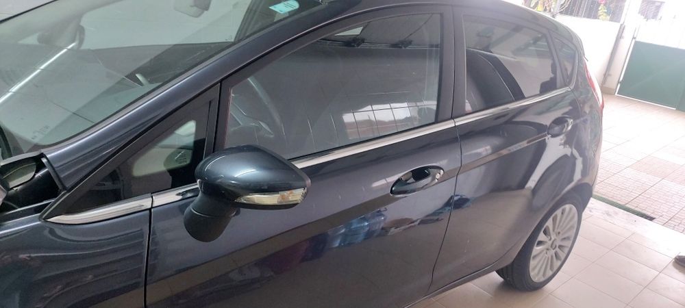 Ford Fiesta Titanium 1.4 Tdi 2010 foto 3