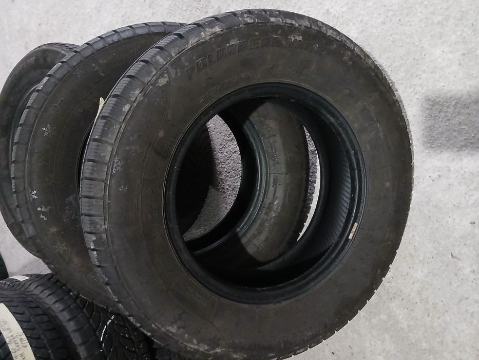 2 Pneus 215/70R15 C seminovos