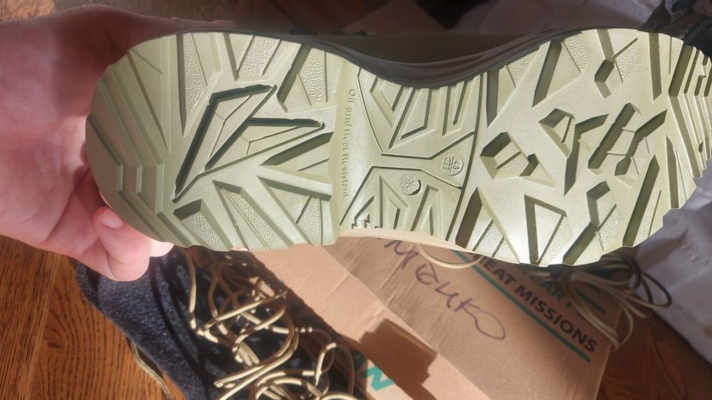 Продам берцы зимние