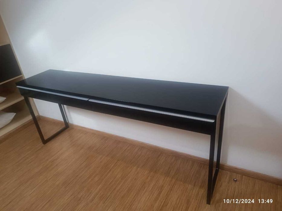 Aparador, consola, em lacado preto