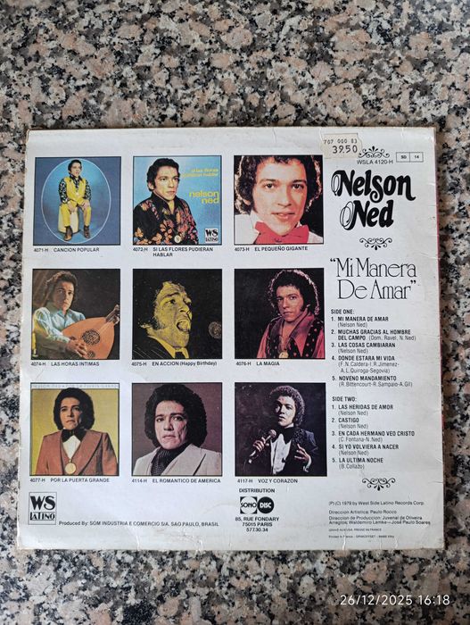 Vários discos de vinil de 33 tours