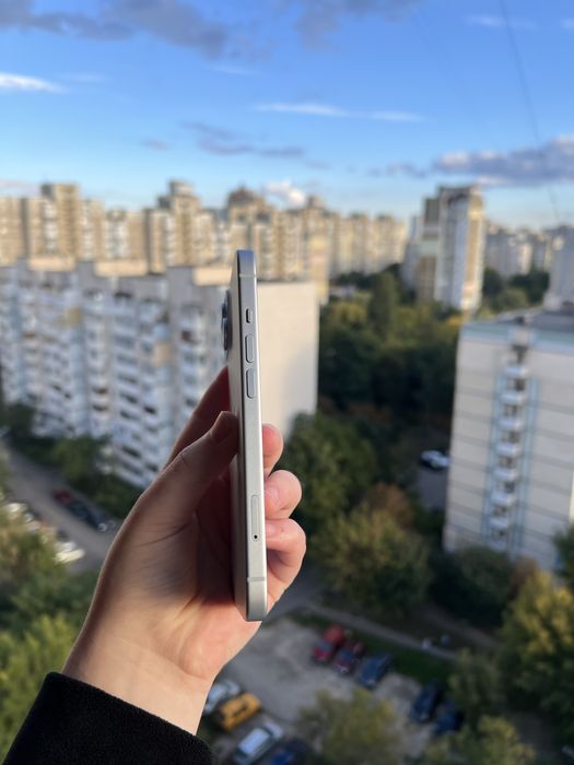 Терміново  iPhone 15 128gb