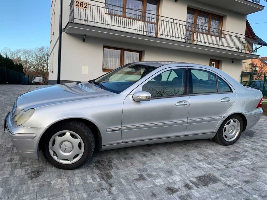 Mercedes Benz C180