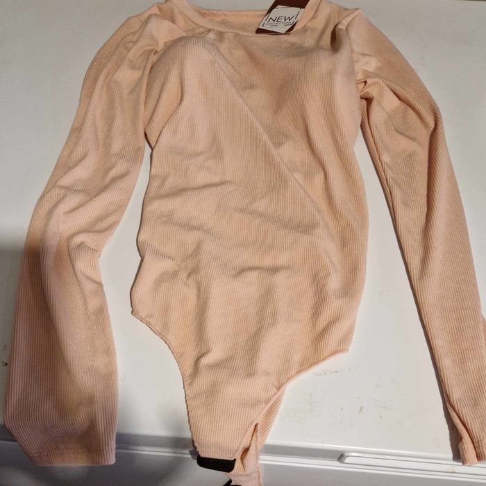 Vendo bodys novos de mulher