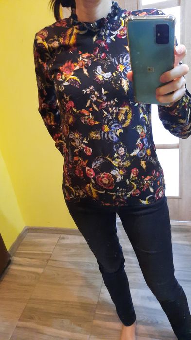 Bawełniana Bluzka w Kwiaty – Marszczona Stójka