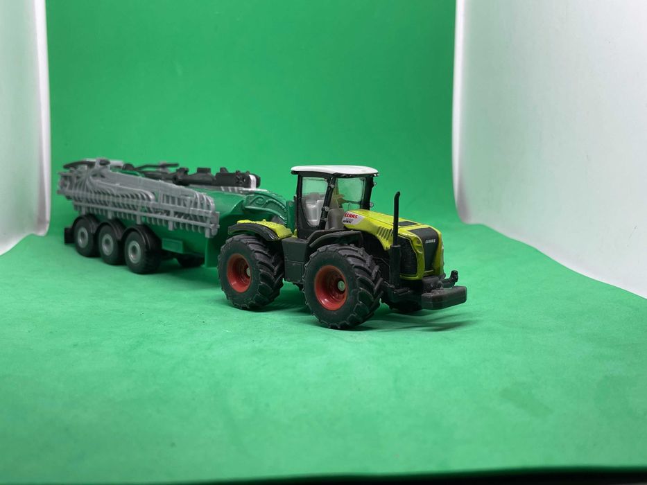 Siku traktor Claas plus beczka beczkowóz 1 87