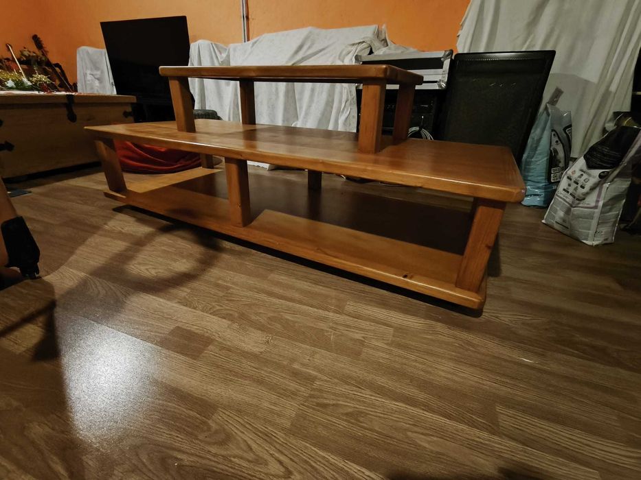Móvel de Televisão e outros aparelhos em pinho maciço