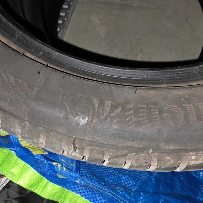 2 Pneus Continental UltraContact 205/50 R17 89V quase novos