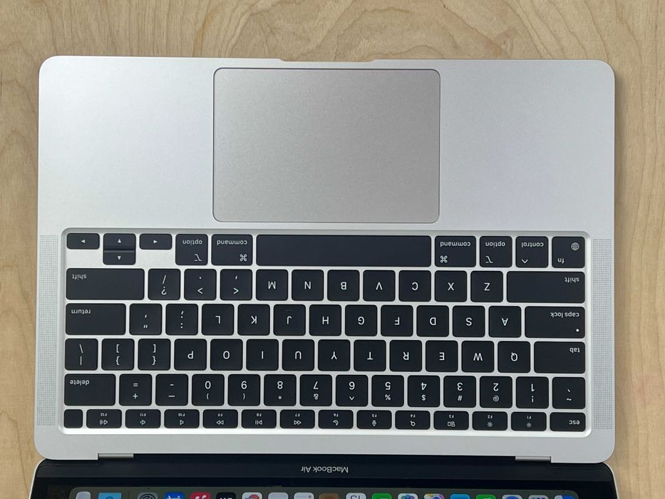 2020 MacBook Air A2337 13" M1 16GB 512GB