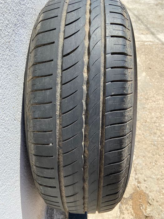 Pneu Pirelli 185/65 R15 - seminovo