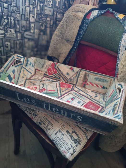 Продам дерев'яну тацю