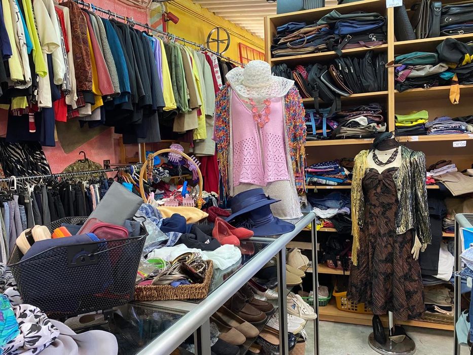 Velharias, antiguidades, artigos de segunda-mão