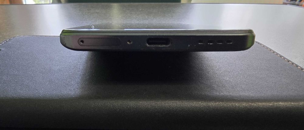 Realme GT Neo3  5G  12/256 GB plus dodatki