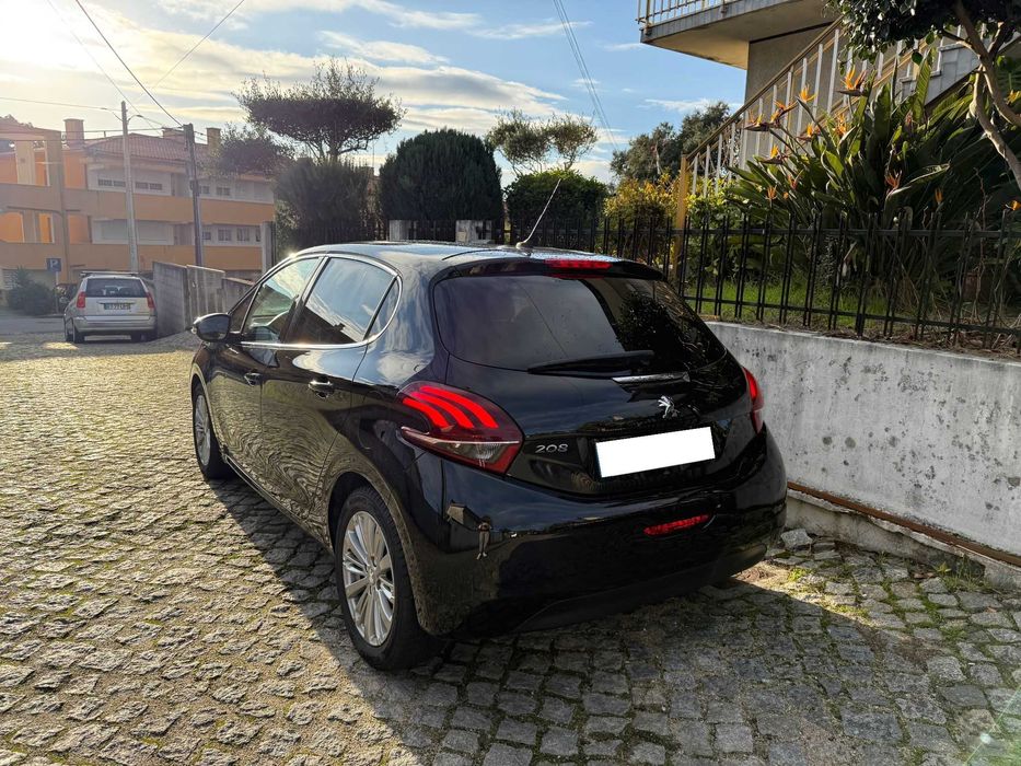 Peugeot 208 1.2 Allure 2019
