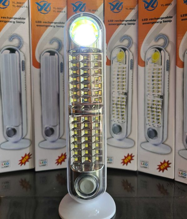 Світлодіодна акумуляторна LED-лампа. Зарядки висточає на 5 годин