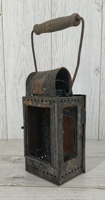Stara lampa kolejowa