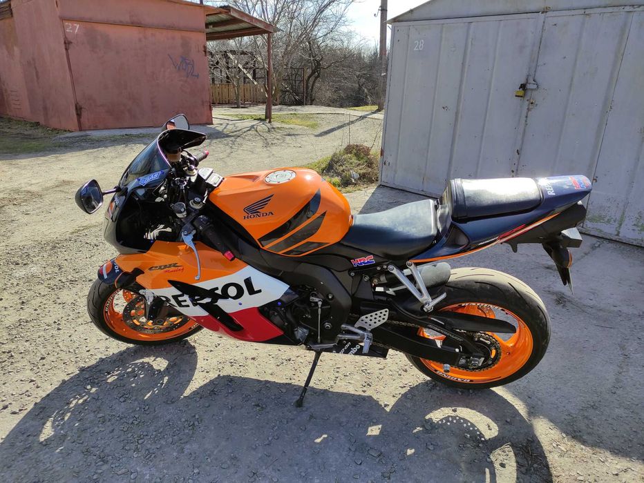 Honda CBR 1000RR  2005