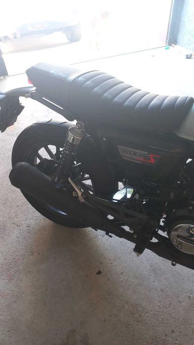 Honda GB 350S com 8 meses