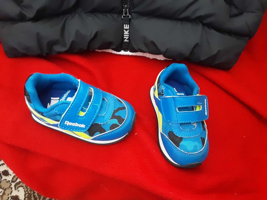 Blusão Nike S e ténis Reebok 19,5