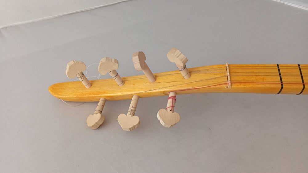 Turecki instrument Saz