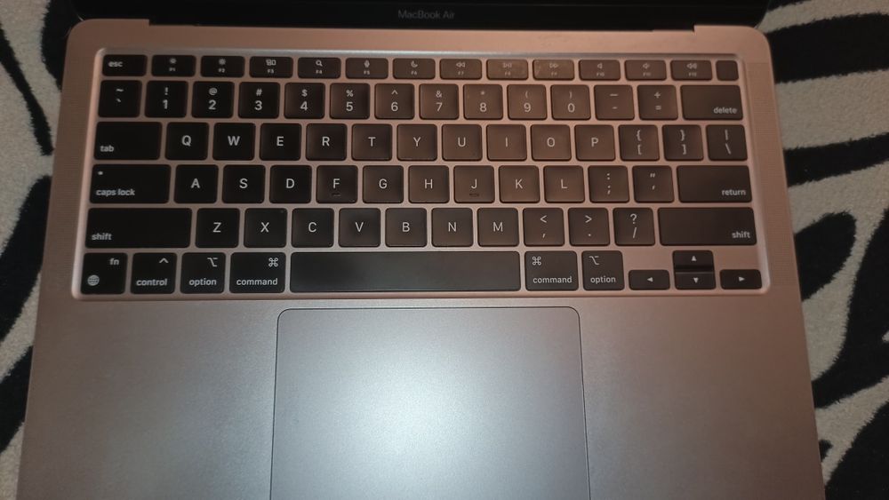 MacBook air 13 16/512