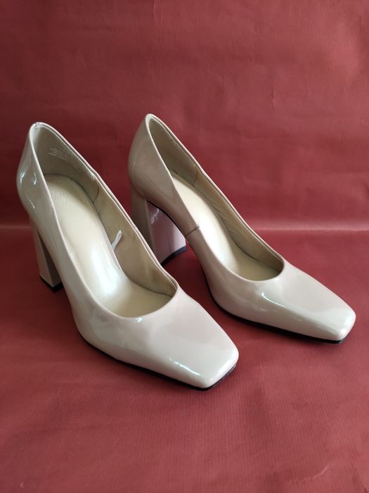 Sapatos de senhora tam. 37