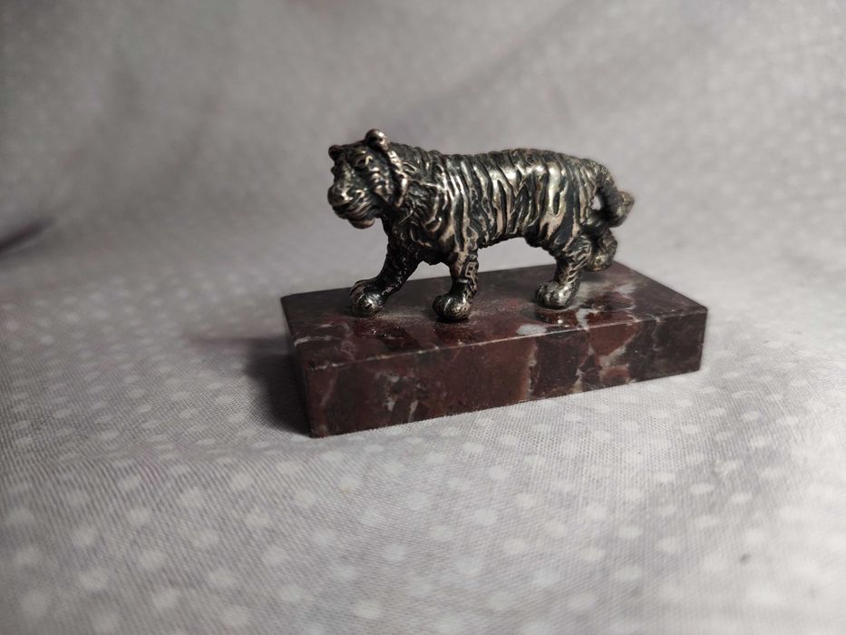 Статуэтка серебряная