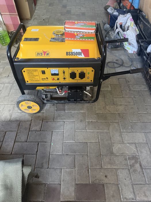 Продам станцию бензиновый/ газовый генератор Bison BS9500E.