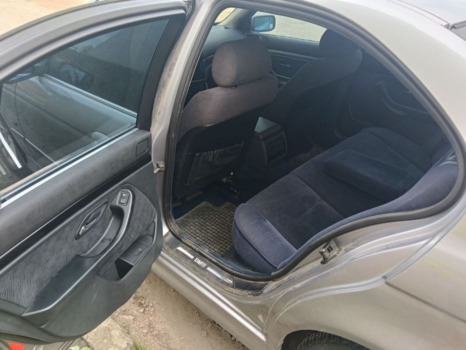 В продажі BMW 39