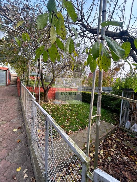 Продам затишний будинок з басейном та зоною відпочинку біля Дністра