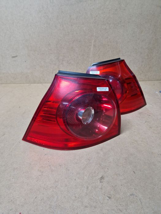 Vw golf V hatchback lampa lewy tył Tył lewy