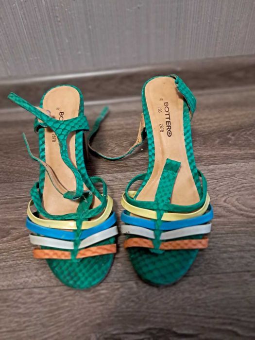 Босоножки женские летние кожаные  botter 39 размер