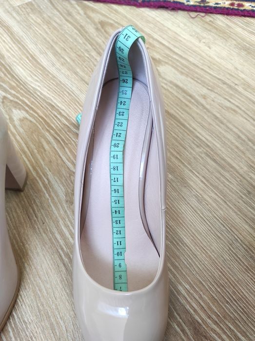 Туфлі лакові жіночі