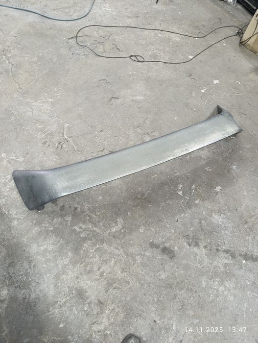 Продам спойлер высокий