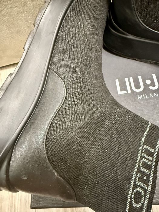 Продам кросівки LIU JO