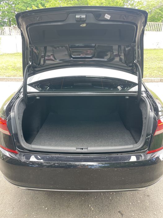 VW passat 2020року