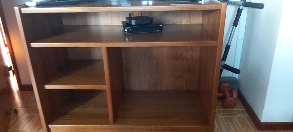 Móveis de Sala em madeira - muito bom estado