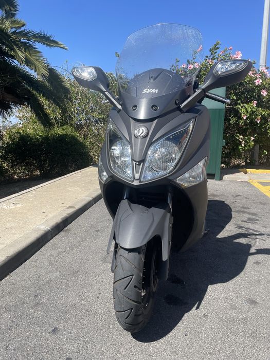 Scooter Sym GTS 125i